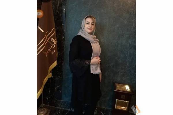 تصویری از کارشناس مامایی زینب حیدری - تصویر 2